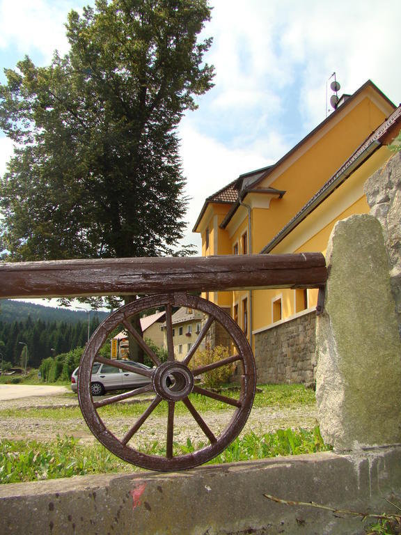 Pension Pod Lipou Loucovice Exterior photo